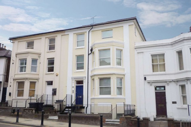 Image of 2 bedroom Apartment to rent in London Road St. Albans AL1 at St Albans, AL1 1LJ