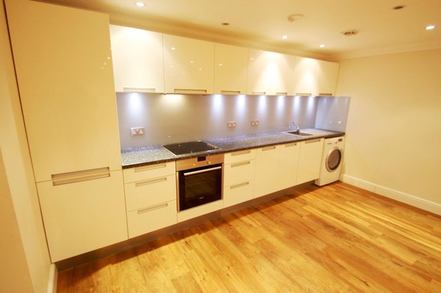  Image of 2 bedroom Apartment to rent in London Road St. Albans AL1 at St Albans, AL1 1LJ