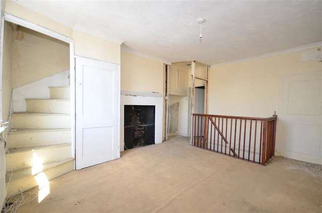  Image of 2 bedroom Terraced house for sale in London Road Strood Rochester ME2 at Strood Rochester Rochester, ME2 3HT