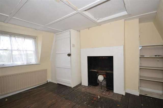  Image of 2 bedroom Terraced house for sale in London Road Strood Rochester ME2 at Strood Rochester Rochester, ME2 3HT