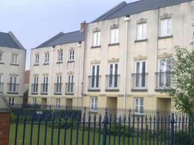  Image of 3 bedroom Terraced house to rent in Longridge Way Weston-super-Mare BS24 at Longridge Way  Weston-Super-Mare, BS24 7HS