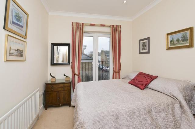  Image of 2 bedroom Flat to rent in Lonsdale Road London SW13 at Lonsdale Road  London, SW13 9EB