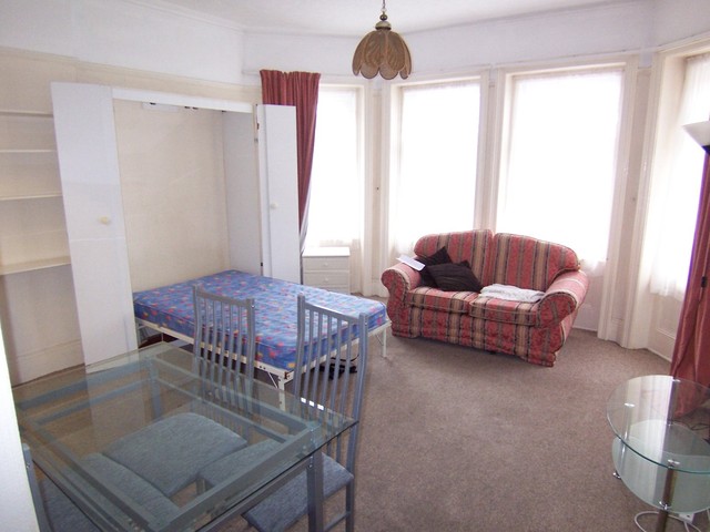  Image of Apartment to rent in Lorne Park Road Bournemouth BH1 at Bournemouth, BH1 1JL