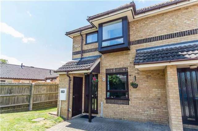  Image of 1 bedroom Ground Flat for sale in Loves Close Histon Cambridge CB24 at Histon, CB24 9UZ
