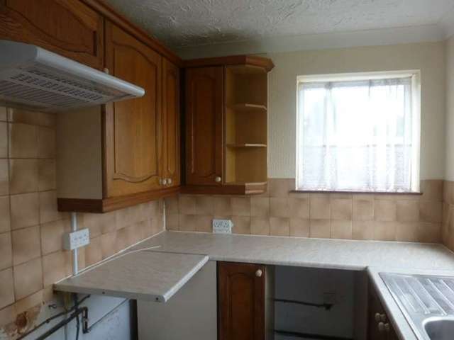  Image of 3 bedroom Bungalow to rent in Loxley Road Lowestoft NR33 at Oulton Broad  Lowestoft, NR33 9PG
