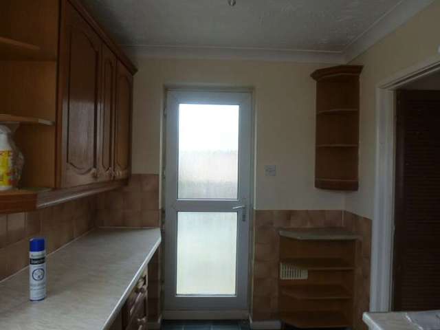  Image of 3 bedroom Bungalow to rent in Loxley Road Lowestoft NR33 at Oulton Broad  Lowestoft, NR33 9PG