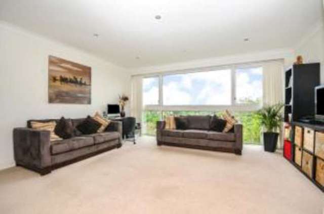  Image of 2 bedroom Maisonette for sale in Lullington Garth Oaklands Road Bromley BR1 at Oaklands Road Bromley Bromley, BR1 3SR