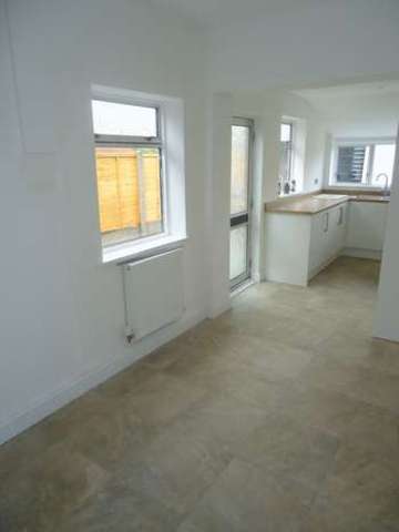  Image of 5 bedroom Semi-Detached house to rent in Gunning Avenue Eccleston St. Helens WA10 at Gunning Avenue Eccleston St. Helens, WA10 5DL