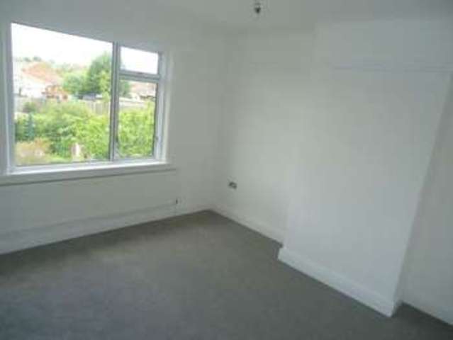  Image of 5 bedroom Semi-Detached house to rent in Gunning Avenue Eccleston St. Helens WA10 at Gunning Avenue Eccleston St. Helens, WA10 5DL