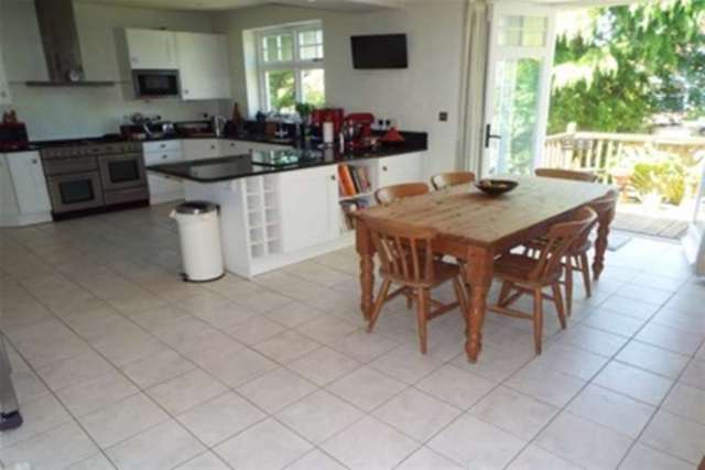  Image of 4 bedroom Detached house to rent in Southampton Road Lyndhurst SO43 at Lyndhurst, SO43 7BU