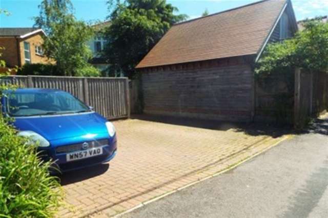  Image of 4 bedroom Detached house to rent in Southampton Road Lyndhurst SO43 at Lyndhurst, SO43 7BU