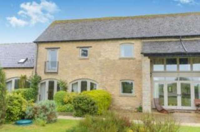  Image of 2 bedroom Barn Conversion for sale in Lyneham Chipping Norton OX7 at Lyneham Chipping Norton Lyneham, OX7 6QP