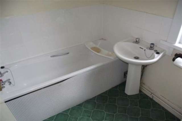  Image of 1 bedroom Detached house to rent in Lynn Mews London E11 at London, E11 4QL