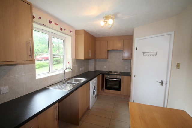  Image of 2 bedroom Flat to rent in Lyon Close Maidenbower Crawley RH10 at Maidenbower  Crawley, RH10 7ND