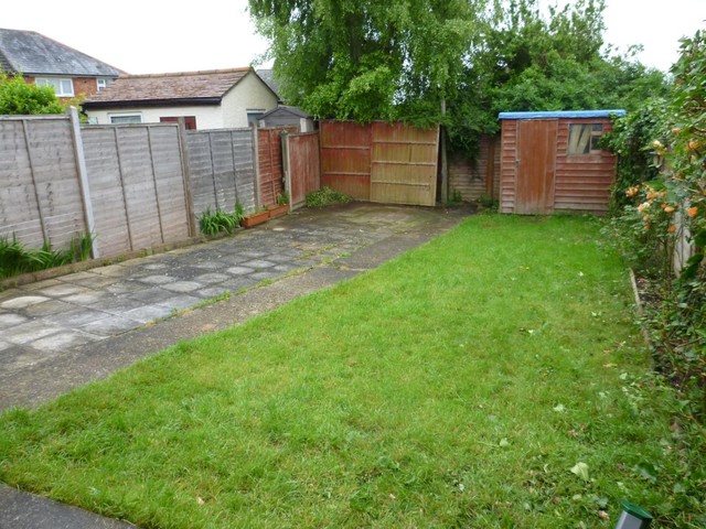  Image of 2 bedroom End of Terrace to rent in Maidstone Crescent Cosham Portsmouth PO6 at Portsmouth, PO6 3JZ