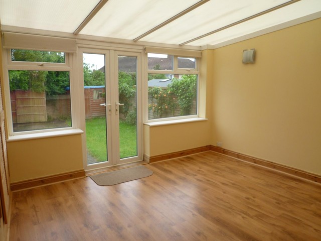  Image of 2 bedroom End of Terrace to rent in Maidstone Crescent Cosham Portsmouth PO6 at Portsmouth, PO6 3JZ