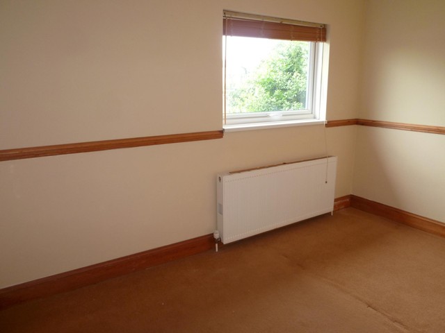 Image of 2 bedroom End of Terrace to rent in Maidstone Crescent Cosham Portsmouth PO6 at Portsmouth, PO6 3JZ