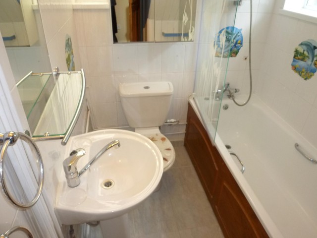  Image of 2 bedroom End of Terrace to rent in Maidstone Crescent Cosham Portsmouth PO6 at Portsmouth, PO6 3JZ