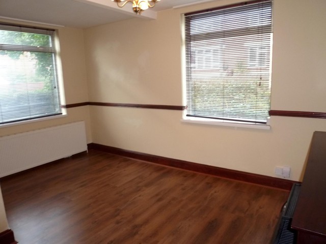  Image of 2 bedroom End of Terrace to rent in Maidstone Crescent Cosham Portsmouth PO6 at Portsmouth, PO6 3JZ