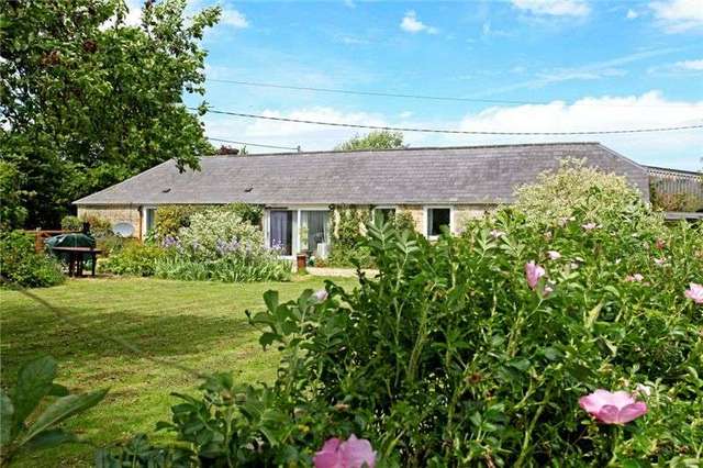  Image of 2 bedroom Barn Conversion to rent in West Orchard Shaftesbury SP7 at Manor Farmhouse West Orchard Shaftesbury, Dorset, SP7 0LJ