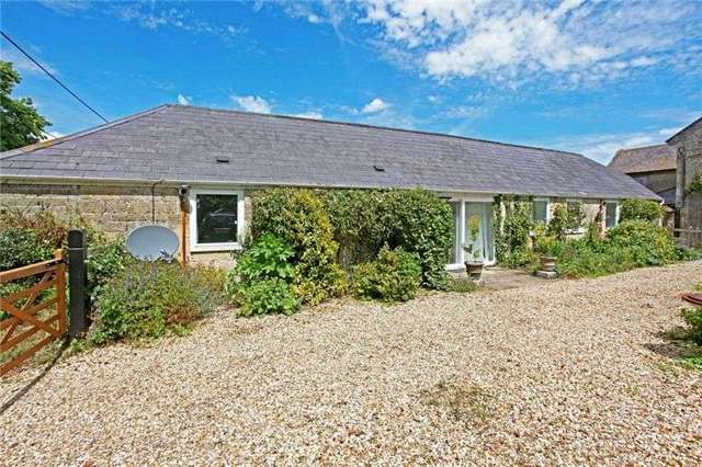  Image of 2 bedroom Barn Conversion to rent in West Orchard Shaftesbury SP7 at Manor Farmhouse West Orchard Shaftesbury, Dorset, SP7 0LJ