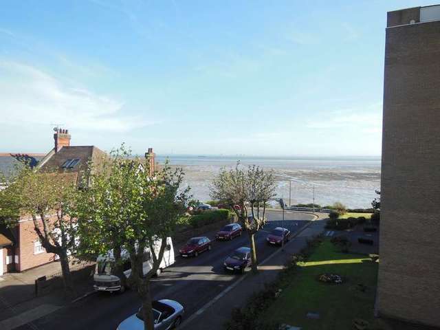  Image of 1 bedroom Flat to rent in Manor Road Westcliff-on-Sea SS0 at Westcliff-on-sea Westcliff-on-Sea, SS0 7SR