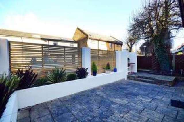  Image of 2 bedroom Flat to rent in Holland Road London W14 at Shepherds Bush W14 8HL Shepherds Bush, W14 8HL