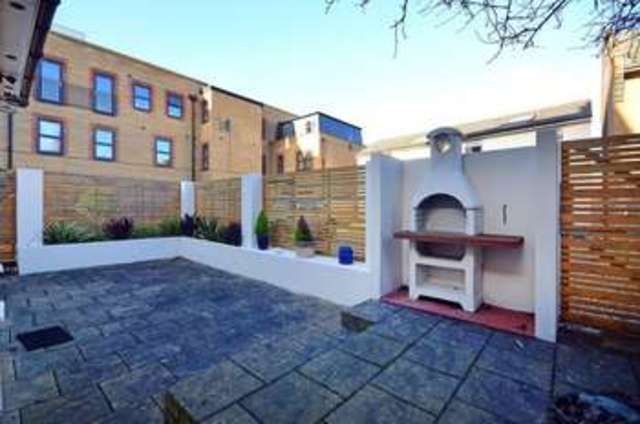  Image of 2 bedroom Flat to rent in Holland Road London W14 at Shepherds Bush W14 8HL Shepherds Bush, W14 8HL
