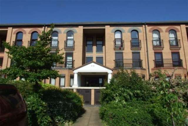  Image of 2 bedroom Flat to rent in Marks Court Southend-on-Sea SS1 at Southend-on-Sea, SS1 2RQ
