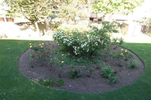  Image of 2 bedroom Flat to rent in Marks Court Southend-on-Sea SS1 at Southend-on-Sea, SS1 2RQ