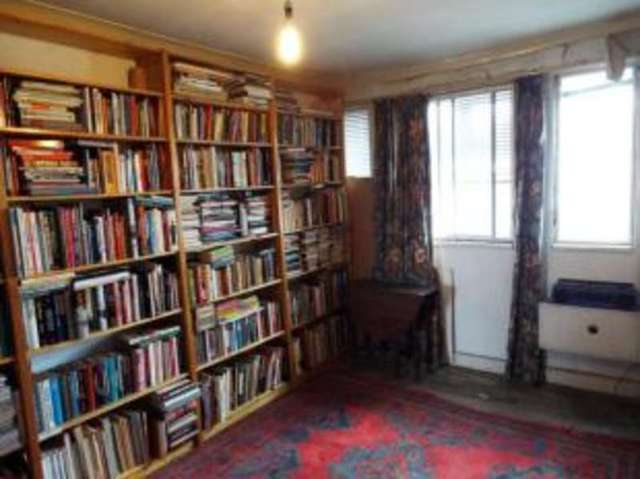  Image of 2 bedroom Flat for sale in Medway Parade Perivale Greenford UB6 at Perivale Greenford Perivale, UB6 8HP