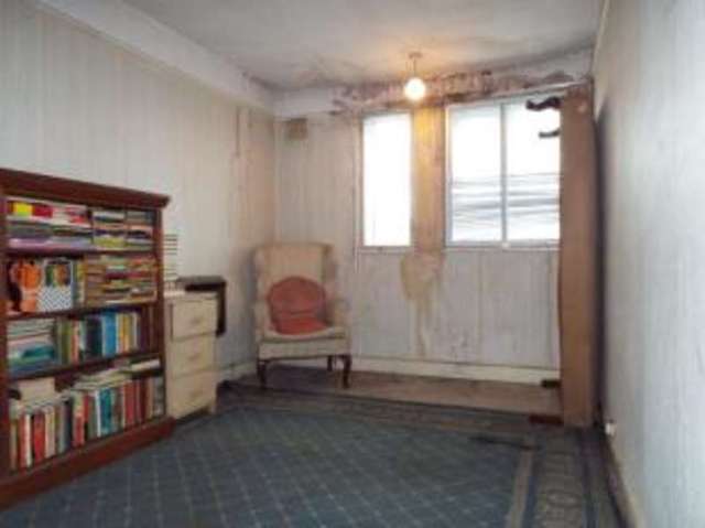  Image of 2 bedroom Flat for sale in Medway Parade Perivale Greenford UB6 at Perivale Greenford Perivale, UB6 8HP