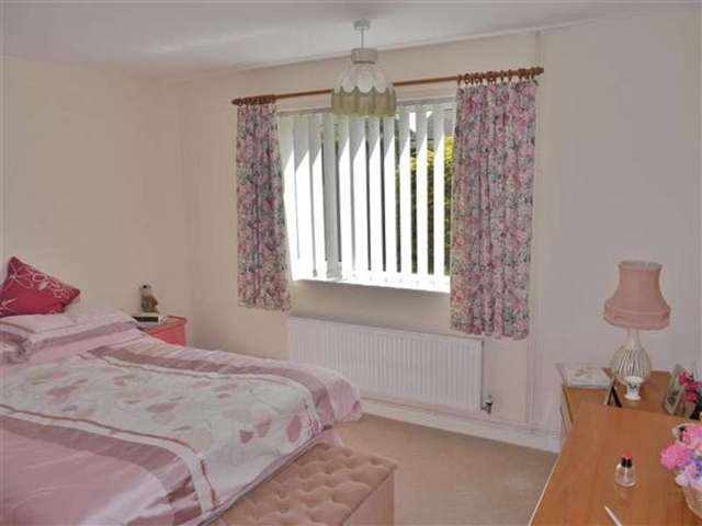  Image of 2 bedroom Detached house for sale in Mercia Drive Ancaster Grantham NG32 at Ancaster, NG32 3QQ