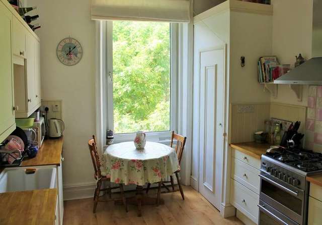  Image of 2 bedroom Flat for sale in Merton Road London SW18 at London London London, SW18 5SP
