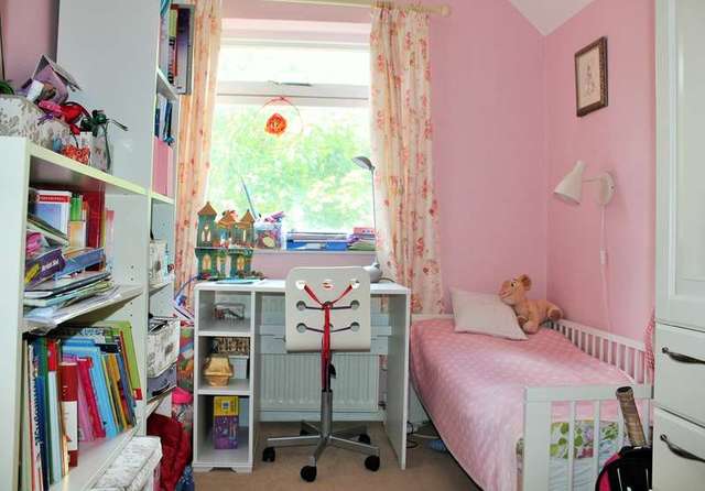  Image of 2 bedroom Flat for sale in Merton Road London SW18 at London London London, SW18 5SP