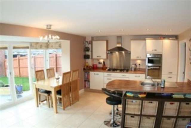  Image of 5 bedroom Detached house to rent in Michigan Place Great Sankey Warrington WA5 at Warrington, WA5 8DT