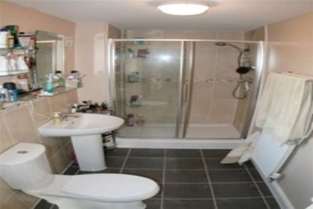 Image of 5 bedroom Detached house to rent in Michigan Place Great Sankey Warrington WA5 at Warrington, WA5 8DT