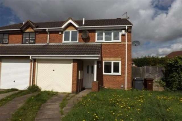 Image of 3 bedroom Detached house to rent in Mickley Avenue Wolverhampton WV10 at Wolverhampton, WV10 9YF