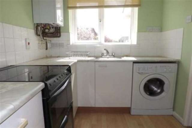  Image of 3 bedroom Detached house to rent in Mickley Avenue Wolverhampton WV10 at Wolverhampton, WV10 9YF