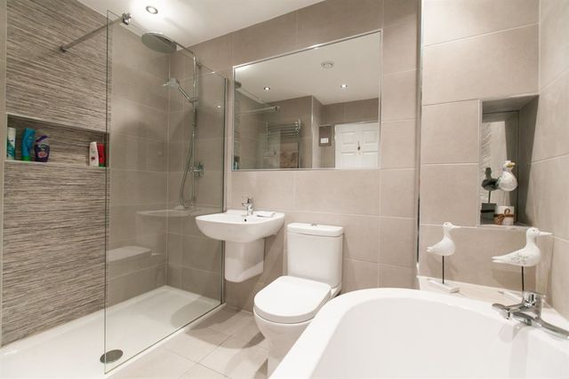  Image of 5 bedroom Detached house to rent in Mid Steil Edinburgh EH10 at Craiglockhart Edinburgh Edinburgh, EH10 5XB