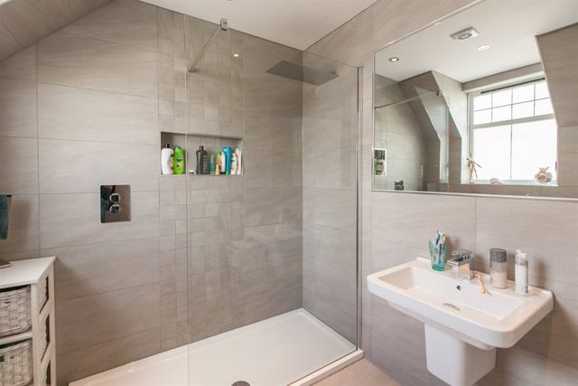  Image of 5 bedroom Detached house to rent in Mid Steil Edinburgh EH10 at Craiglockhart Edinburgh Edinburgh, EH10 5XB