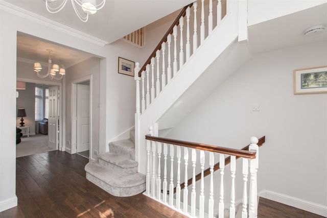  Image of 5 bedroom Detached house to rent in Mid Steil Edinburgh EH10 at Craiglockhart Edinburgh Edinburgh, EH10 5XB