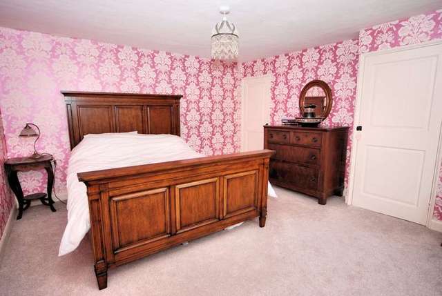  Image of 5 bedroom Detached house for sale in The Street Mileham King