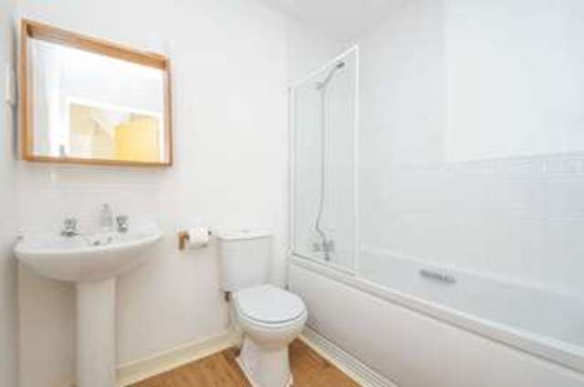  Image of 2 bedroom Flat for sale in Mill Street Wantage OX12 at Mill Street  Wantage, OX12 9NZ