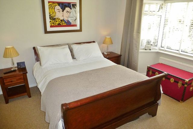  Image of 2 bedroom Detached house for sale in Millcroft Brighton BN1 at Millcroft  Brighton, BN1 5HB