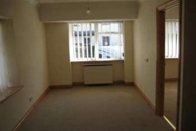  Image of 3 bedroom Maisonette to rent in Red Devon Court Modbury Ivybridge PL21 at Ivybridge, PL21 0PT