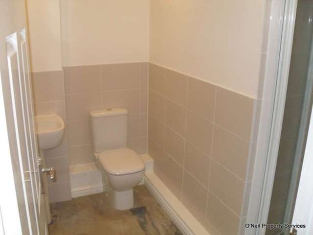  Image of 2 bedroom Flat to rent in Amersham Road Hazlemere High Wycombe HP15 at Amersham Road Hazlemere High Wycombe, HP15 7QW