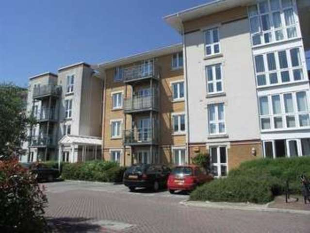 Image of 2 bedroom Flat to rent in Hawkeswood Road Southampton SO18 at Hawkeswood Road Bitterne Manor SOUTHAMPTON, SO18 1QA