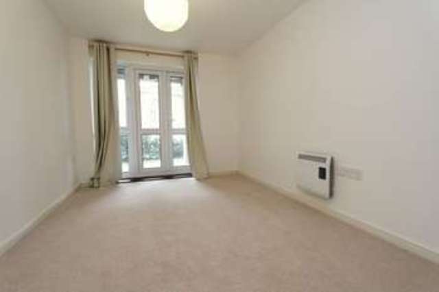  Image of 2 bedroom Flat to rent in Hawkeswood Road Southampton SO18 at Hawkeswood Road Bitterne Manor SOUTHAMPTON, SO18 1QA
