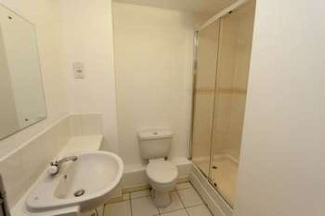  Image of 2 bedroom Flat to rent in Hawkeswood Road Southampton SO18 at Hawkeswood Road Bitterne Manor SOUTHAMPTON, SO18 1QA